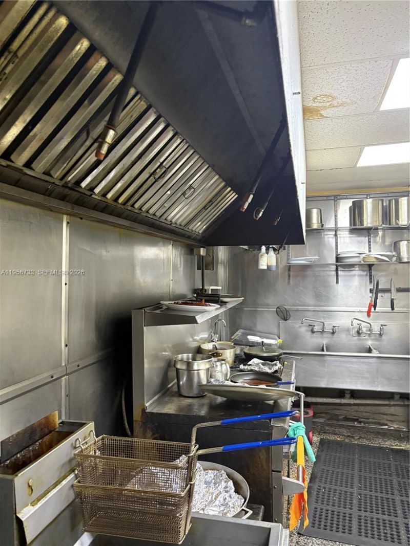 8401 NW South River Dr, Medley, FL 33166 Photo