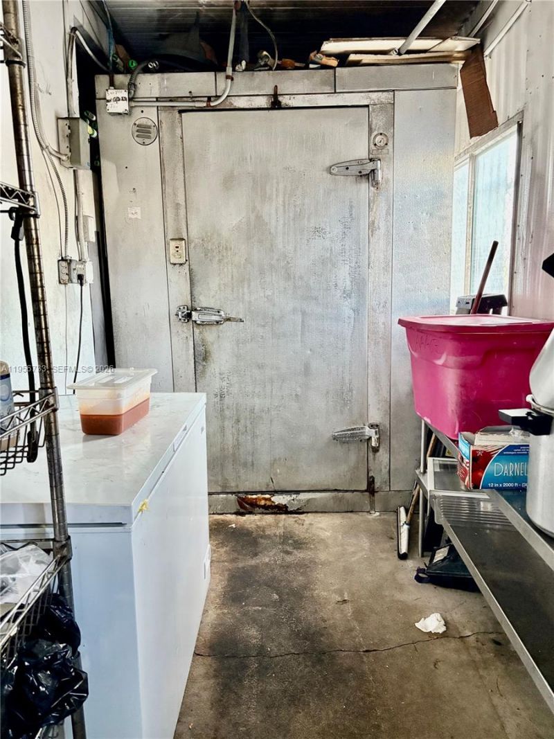 8401 NW South River Dr, Medley, FL 33166 Photo