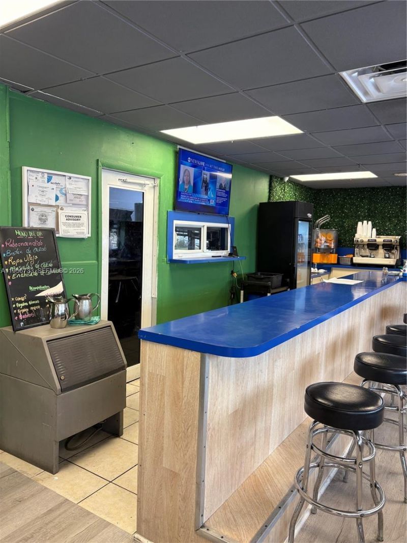 8401 NW South River Dr, Medley, FL 33166 Photo