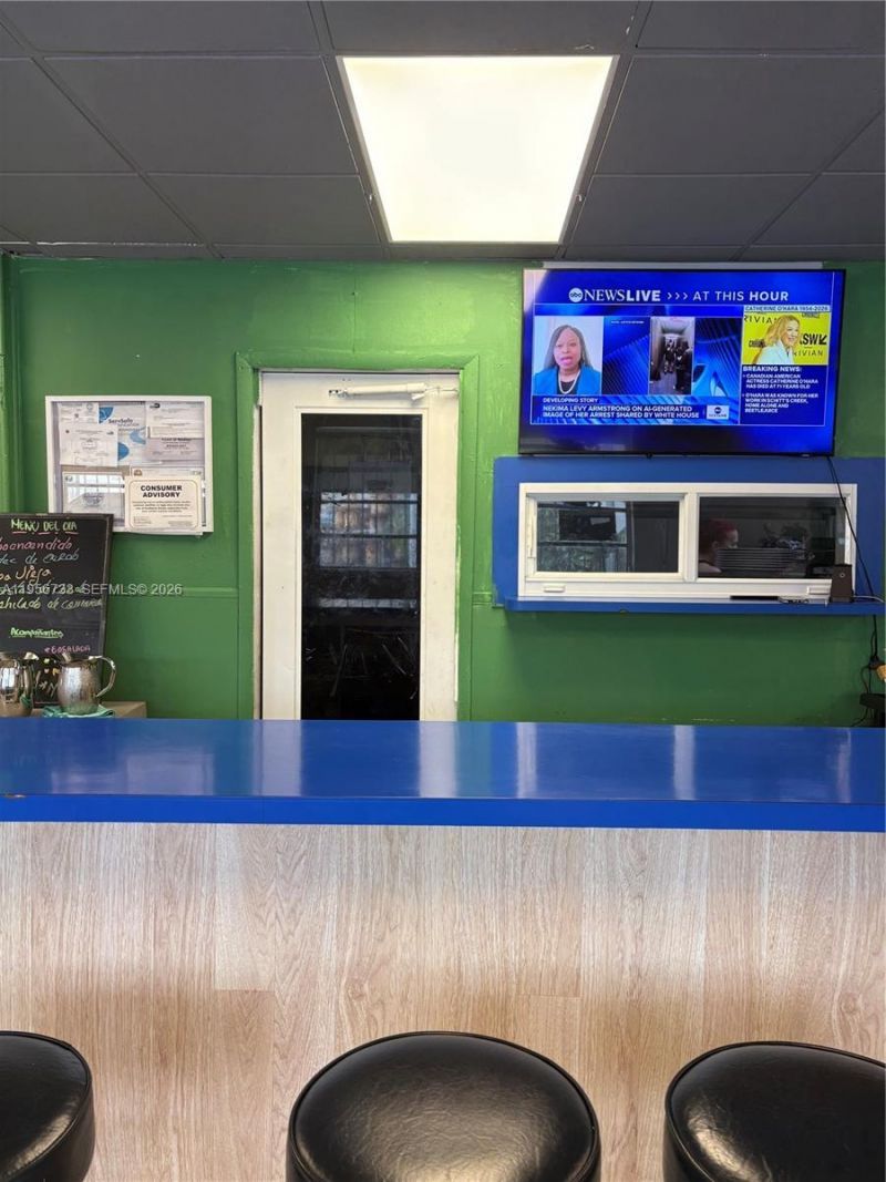 8401 NW South River Dr, Medley, FL 33166 Photo