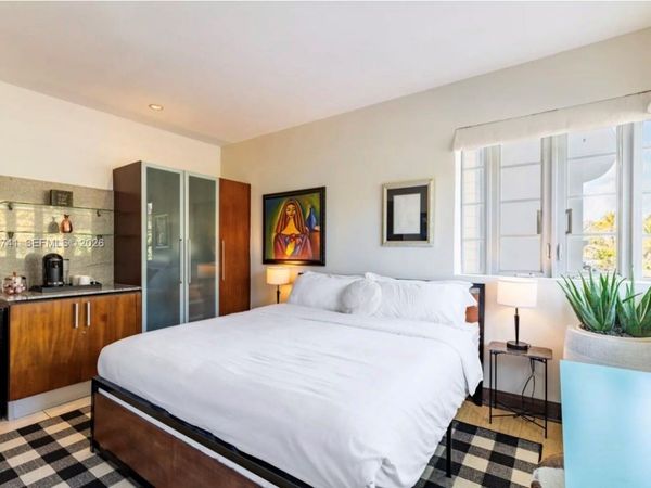 1036 Ocean Dr , Unit B201, Miami Beach, FL 33139