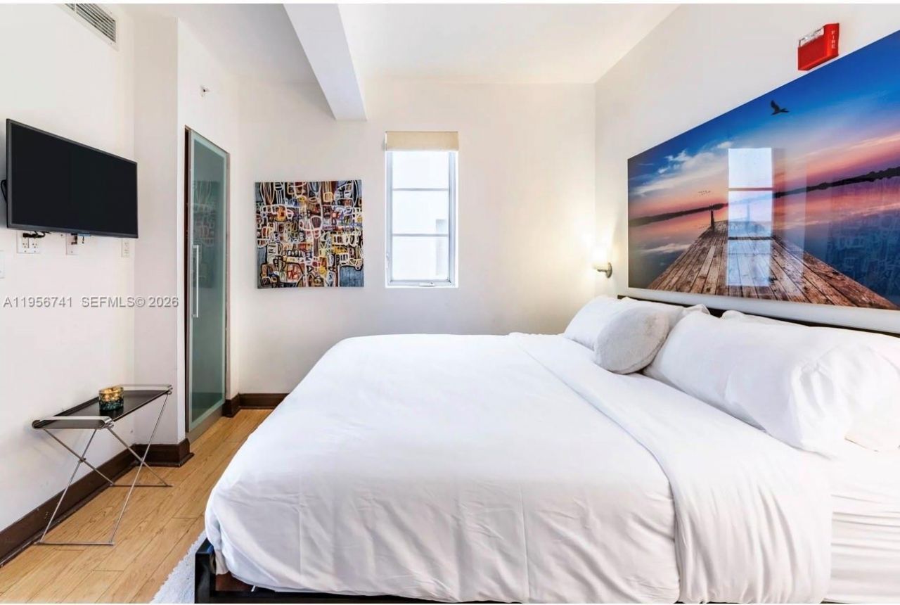 1036 Ocean Dr , Unit B201, Miami Beach, FL 33139 Photo