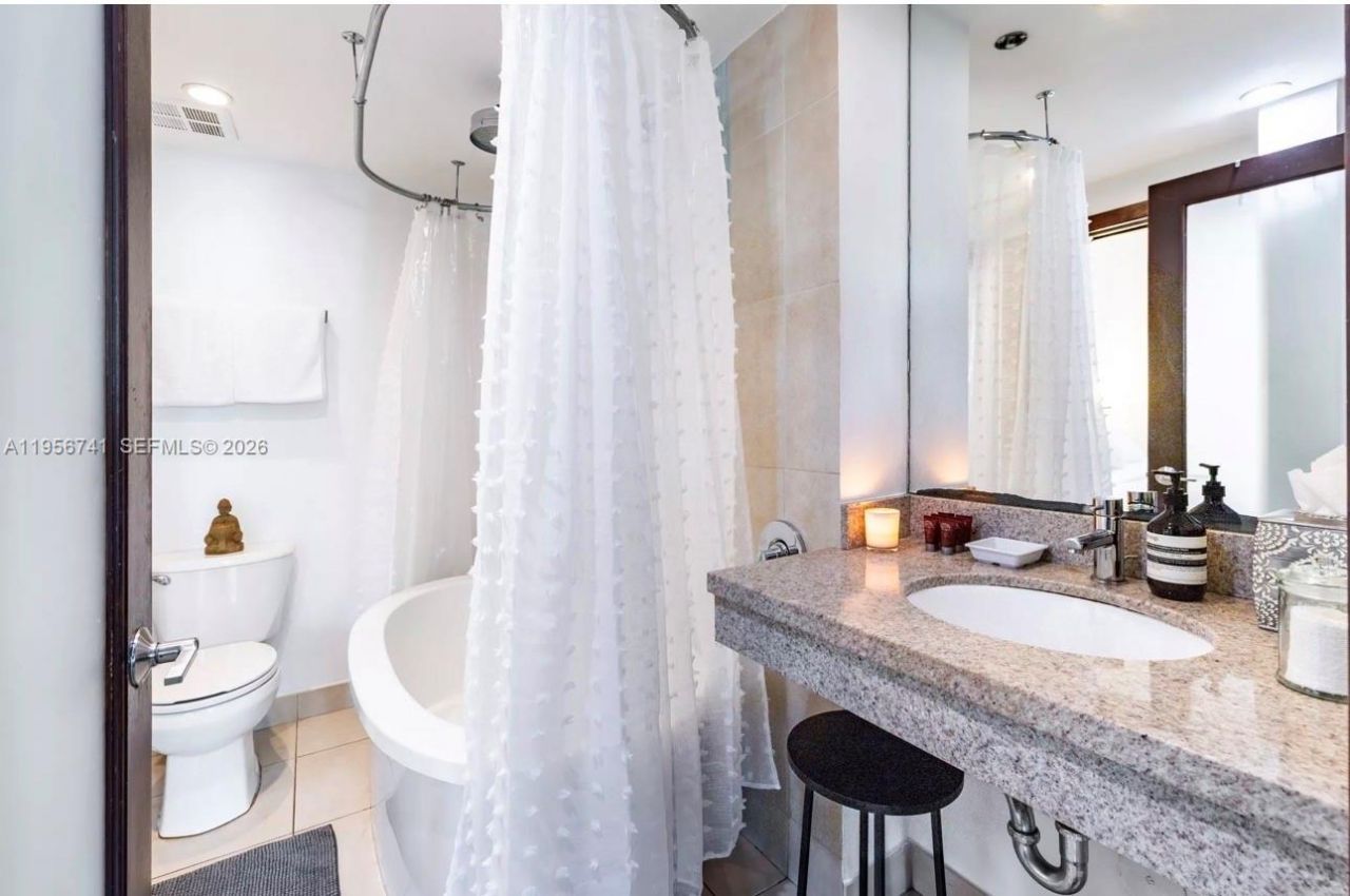 1036 Ocean Dr , Unit B201, Miami Beach, FL 33139 Photo