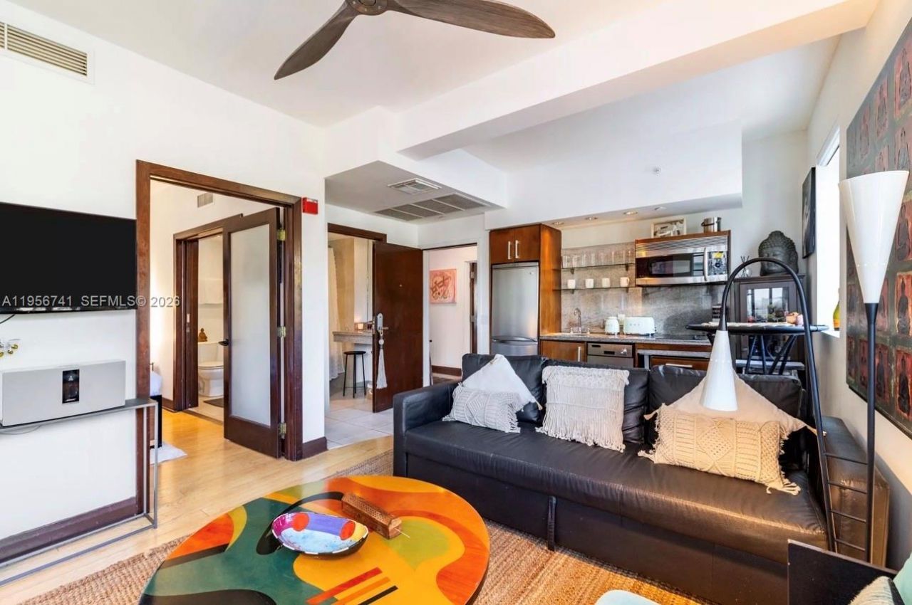 1036 Ocean Dr, Unit B201, Miami Beach, FL 33139 Photo