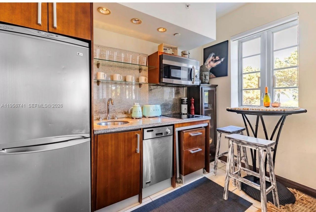 1036 Ocean Dr , Unit B201, Miami Beach, FL 33139 Photo