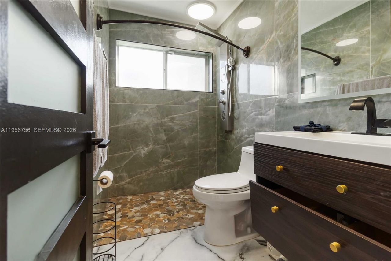 2502 NW 48th St, Tamarac, FL 33309 Photo