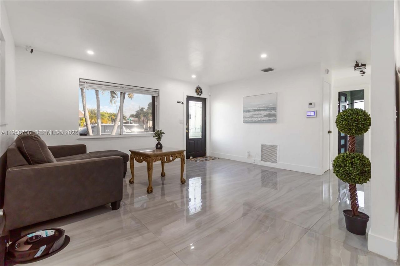 2502 NW 48th St, Tamarac, FL 33309 Photo