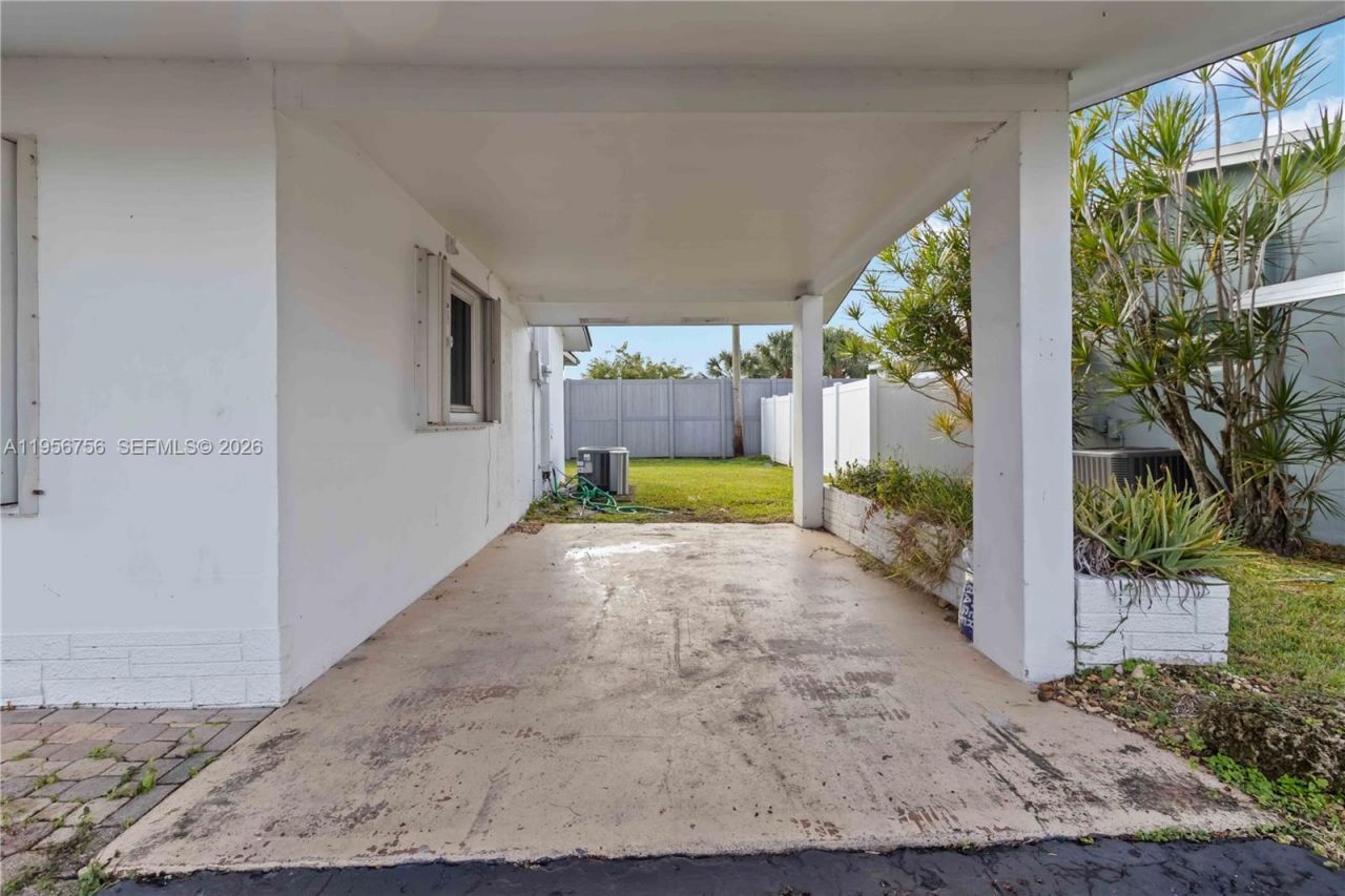 2502 NW 48th St, Tamarac, FL 33309 Photo