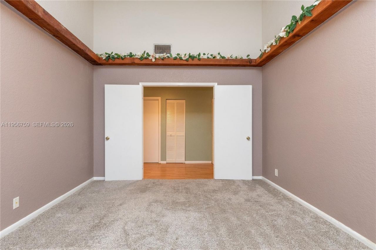 9360 S Chelsea Dr S, Plantation, FL 33324 Photo