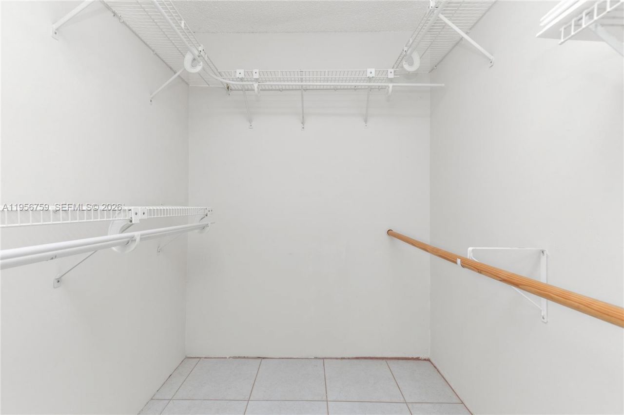 9360 S Chelsea Dr S, Plantation, FL 33324 Photo