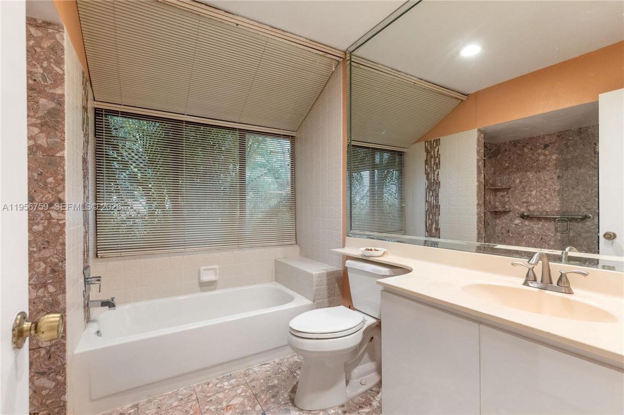 9360 S Chelsea Dr S, Plantation, FL 33324 Photo