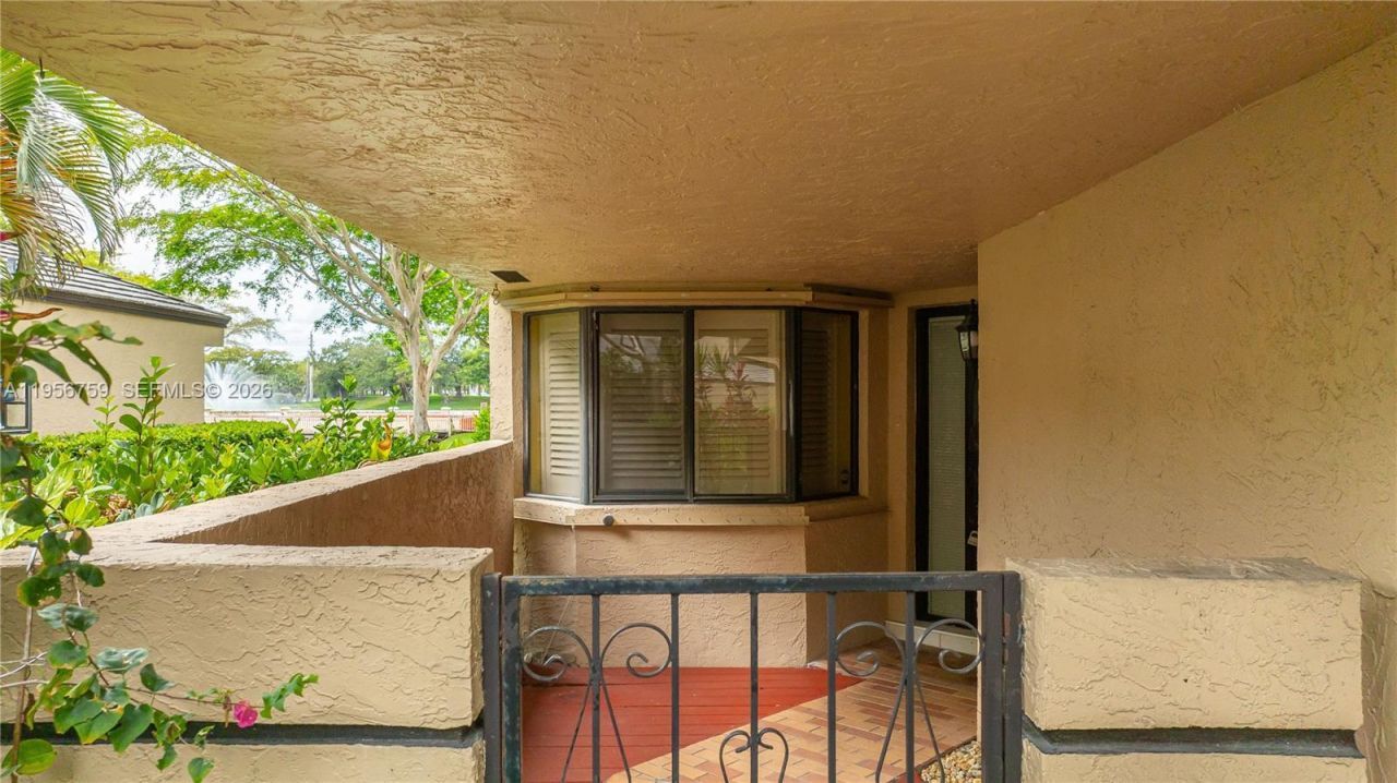 9360 S Chelsea Dr S, Plantation, FL 33324 Photo