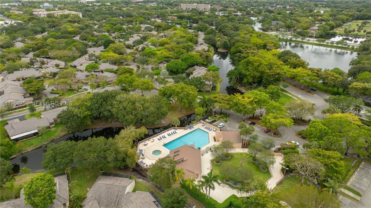 9360 S Chelsea Dr S, Plantation, FL 33324 Photo