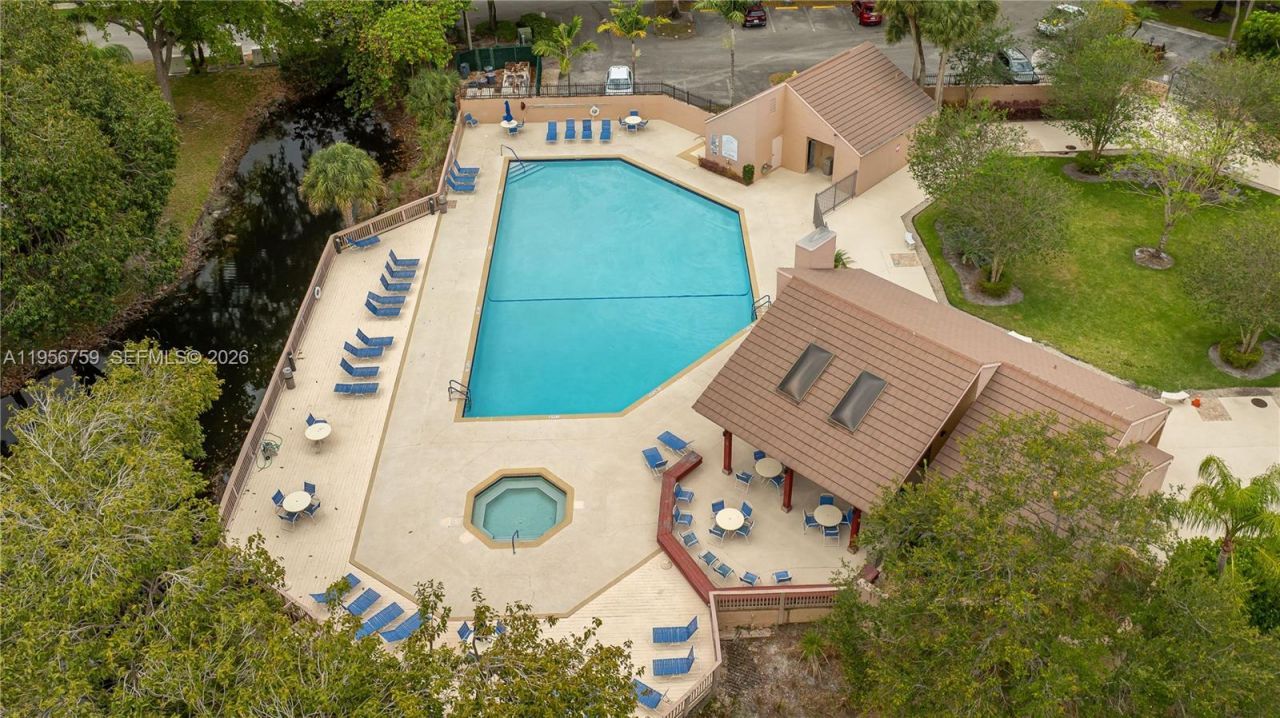 9360 S Chelsea Dr S, Plantation, FL 33324 Photo