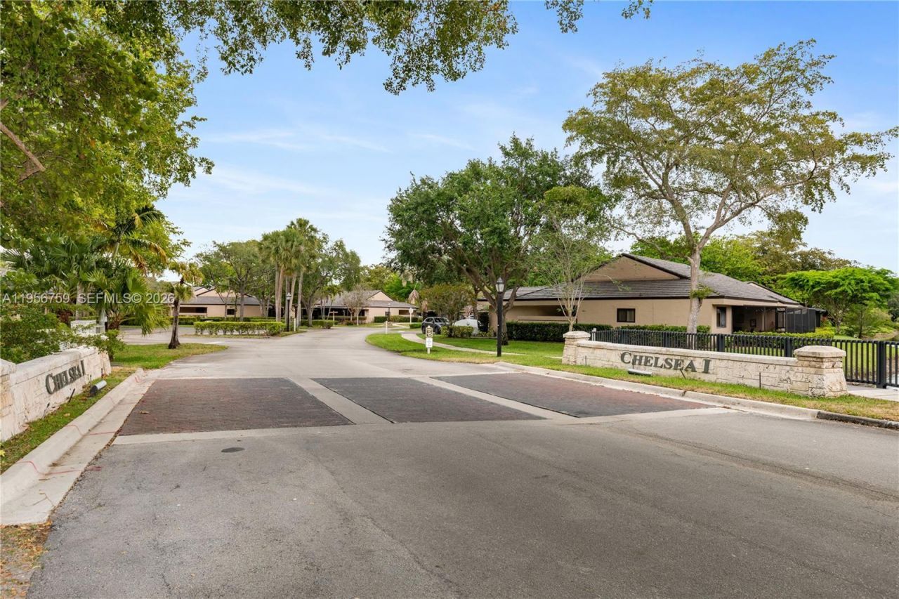 9360 S Chelsea Dr S, Plantation, FL 33324 Photo