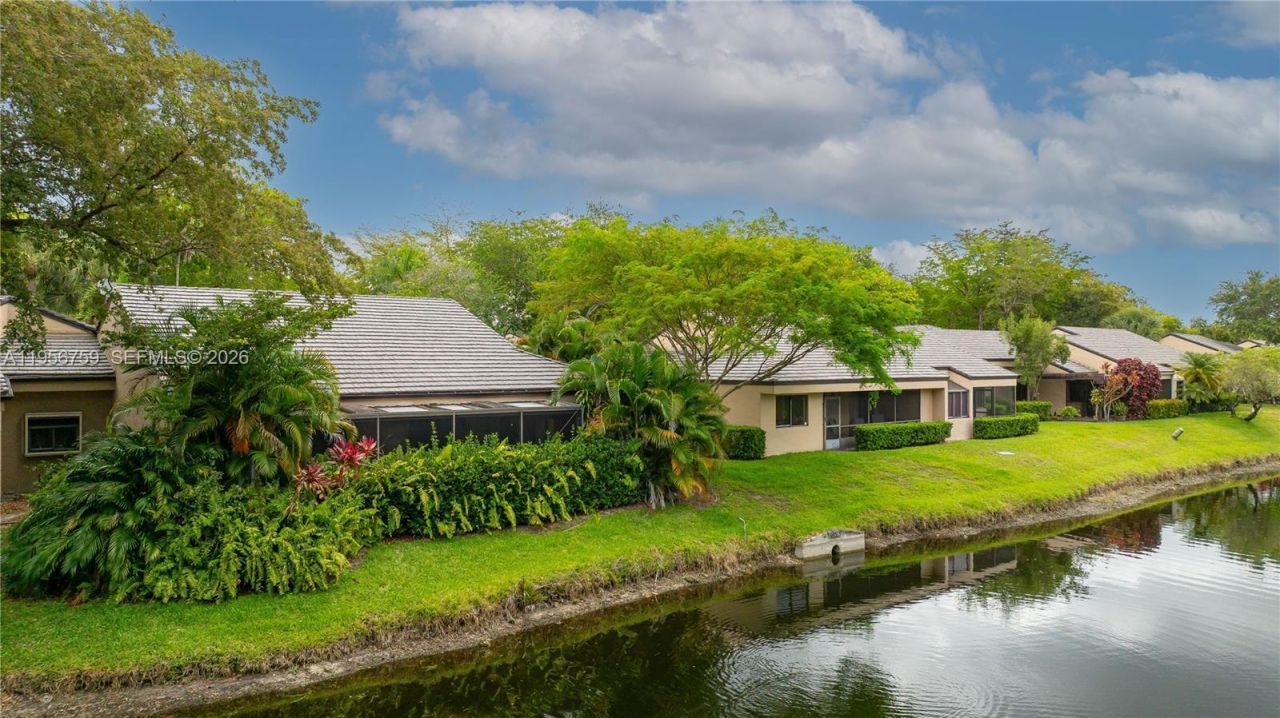 9360 S Chelsea Dr S, Plantation, FL 33324 Photo