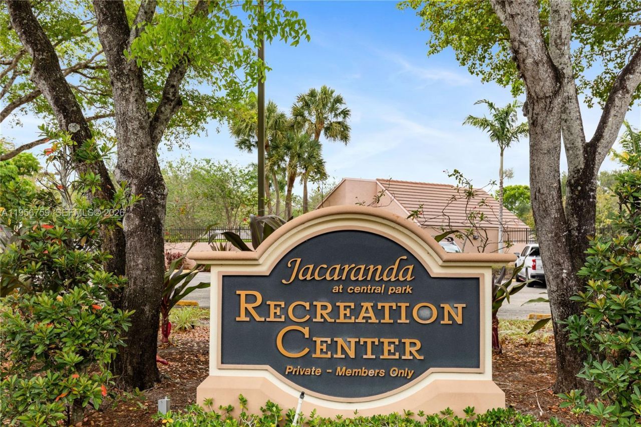 9360 S Chelsea Dr S, Plantation, FL 33324 Photo