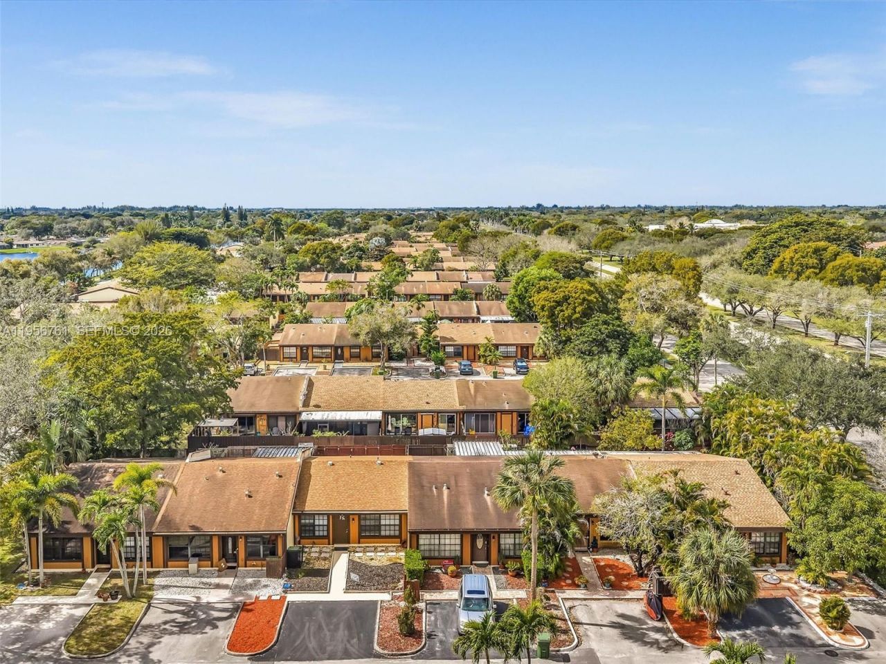 2350 Elm Ct, Pembroke Pines, FL 33026 Photo