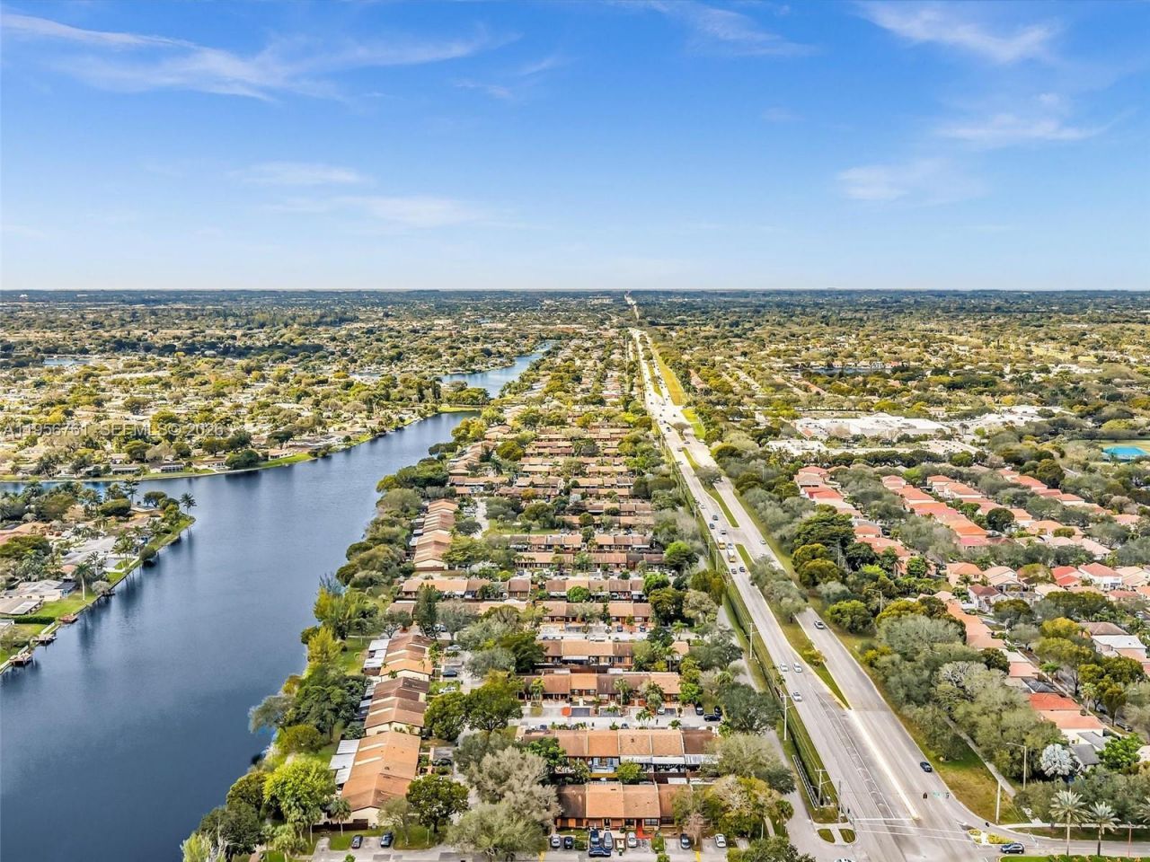 2350 Elm Ct, Pembroke Pines, FL 33026 Photo