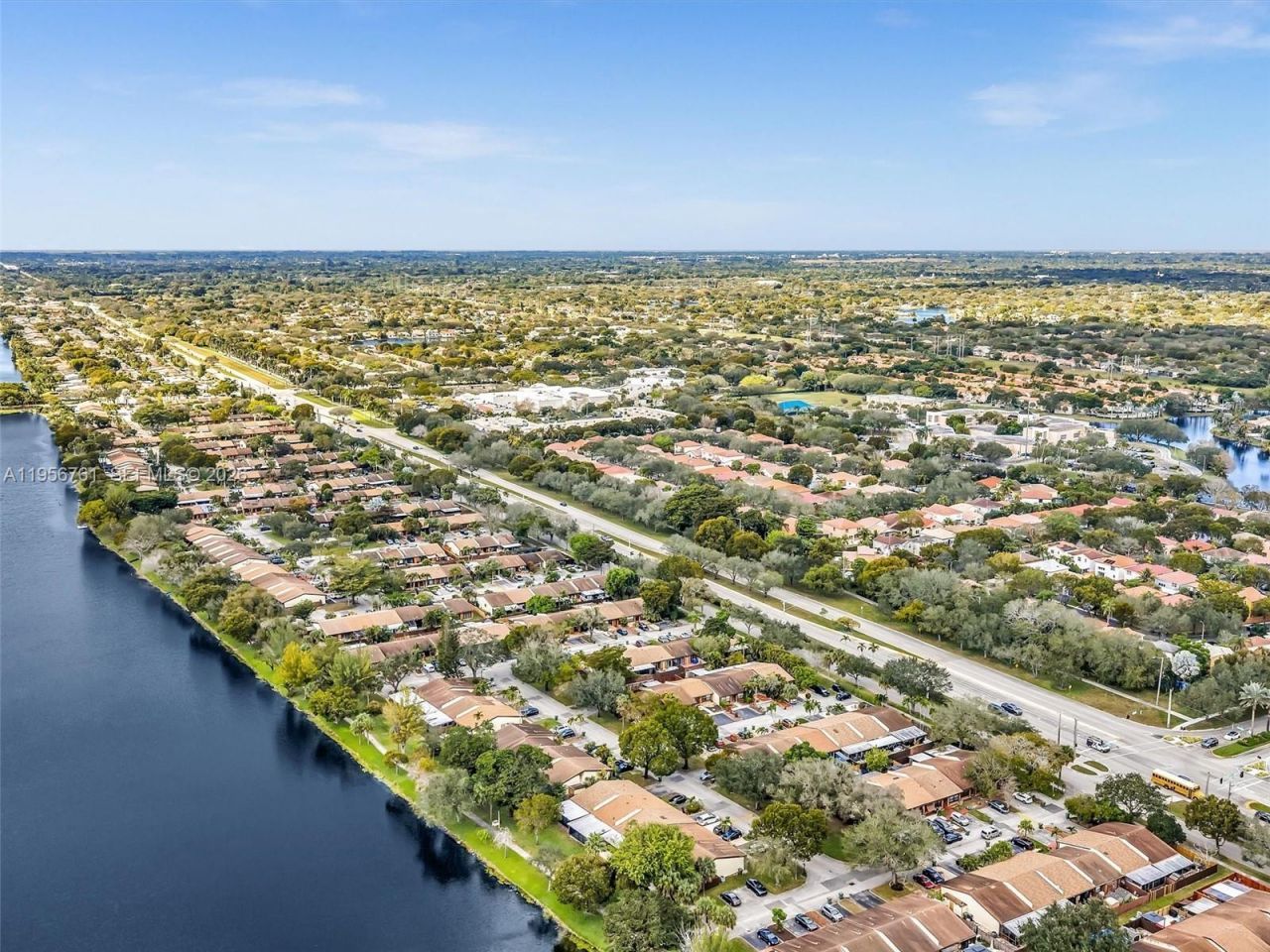 2350 Elm Ct, Pembroke Pines, FL 33026 Photo