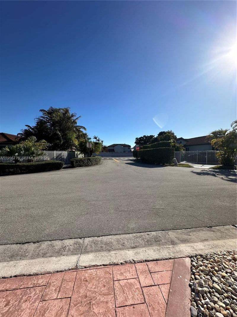 15421 SW 95th Ln, Miami, FL 33196 Photo