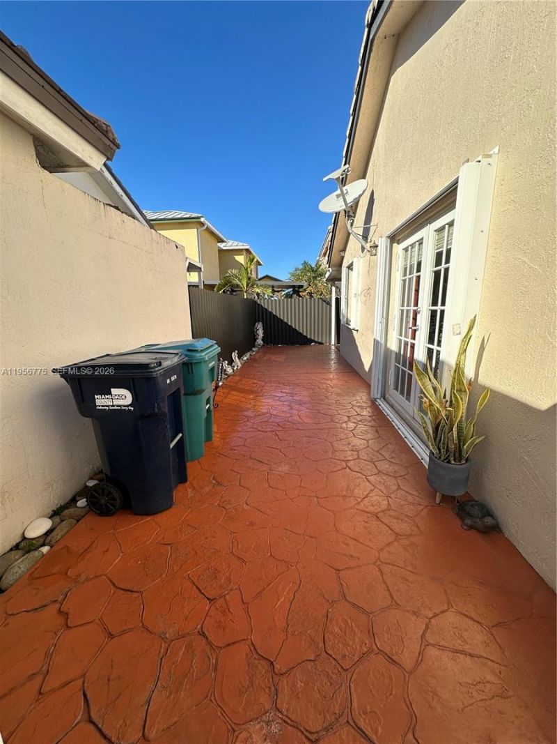 15421 SW 95th Ln, Miami, FL 33196 Photo