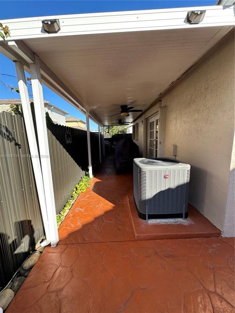 15421 SW 95th Ln, Miami, FL 33196 Photo