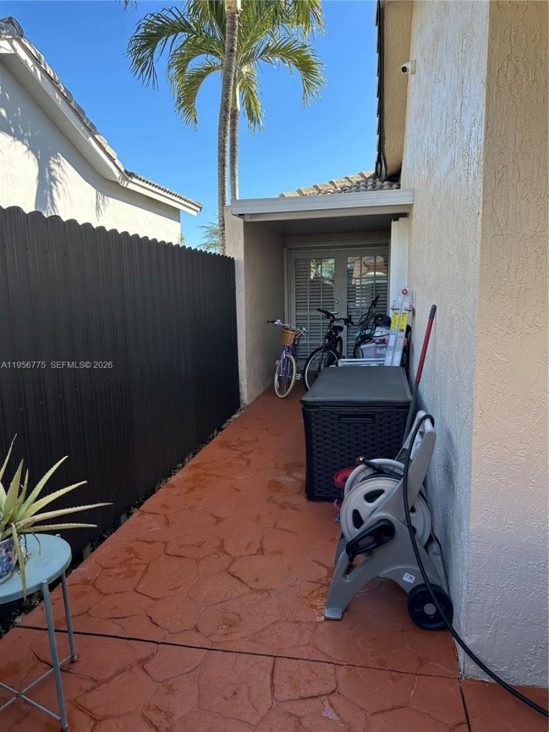 15421 SW 95th Ln, Miami, FL 33196 Photo