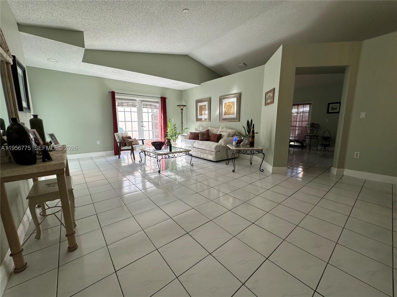 15421 SW 95th Ln, Miami, FL 33196 Photo