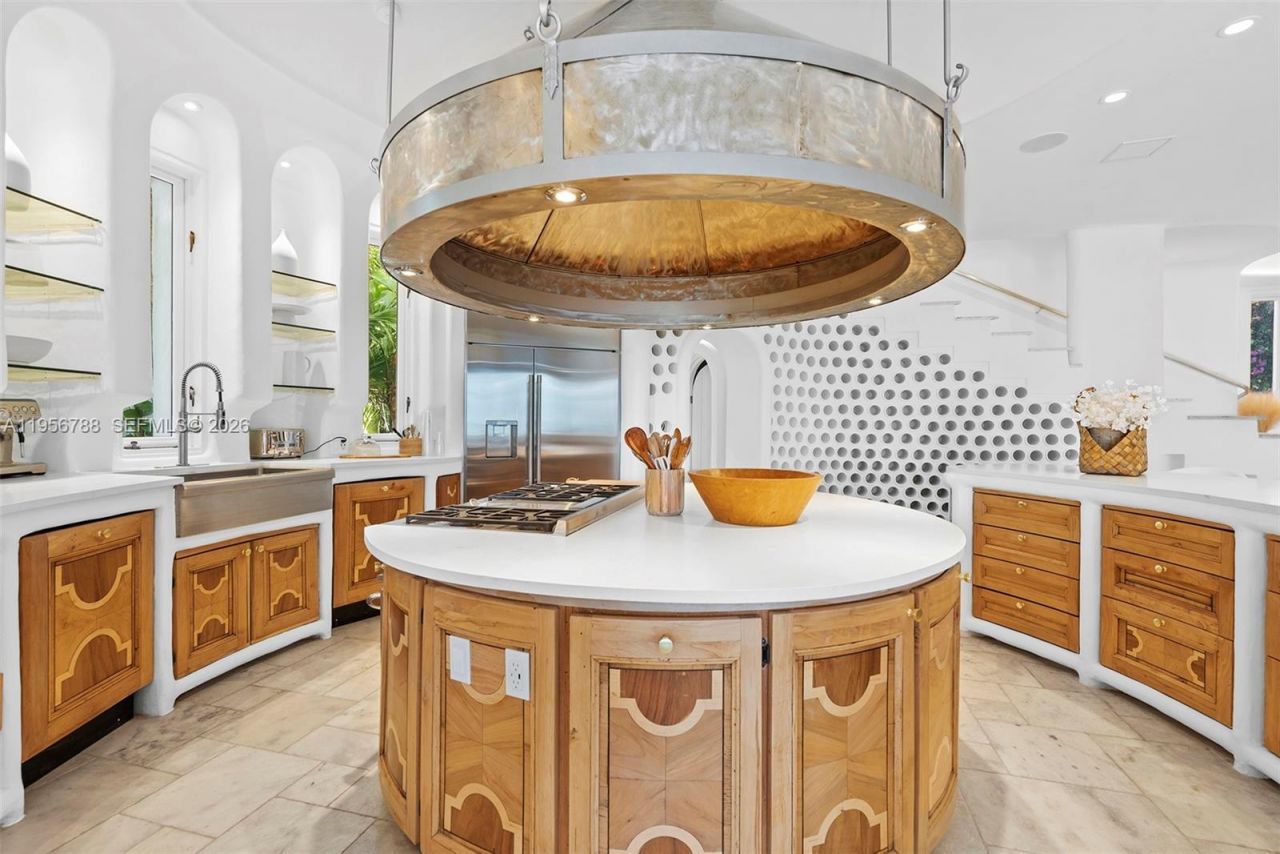 24 S Hibiscus Dr, Miami Beach, FL 33139 Photo