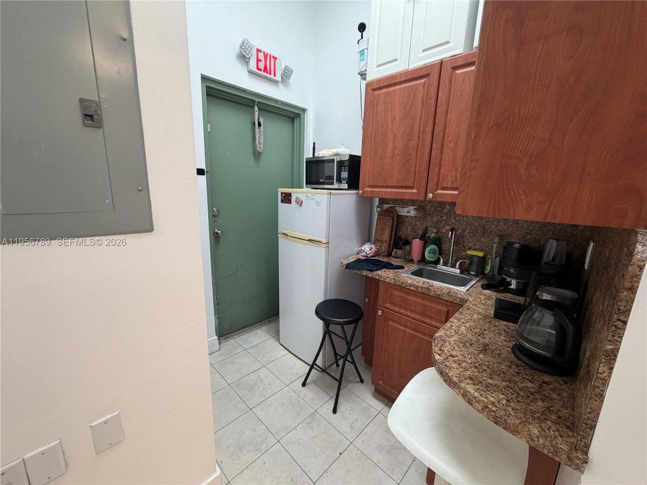 18505 NW 75th Pl, Hialeah, FL 33015 Photo