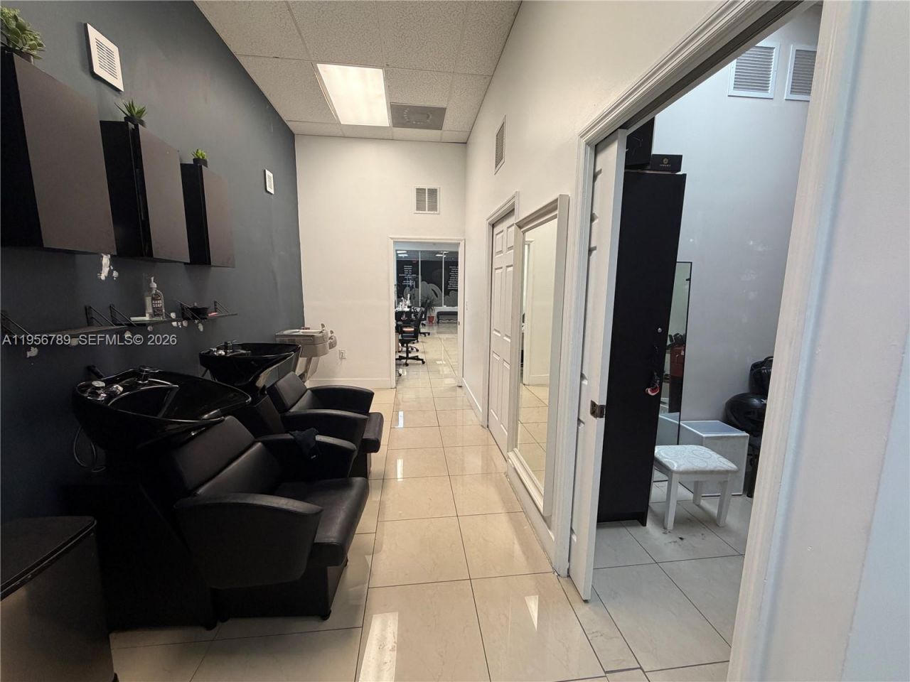 18505 NW 75th Pl, Hialeah, FL 33015 Photo