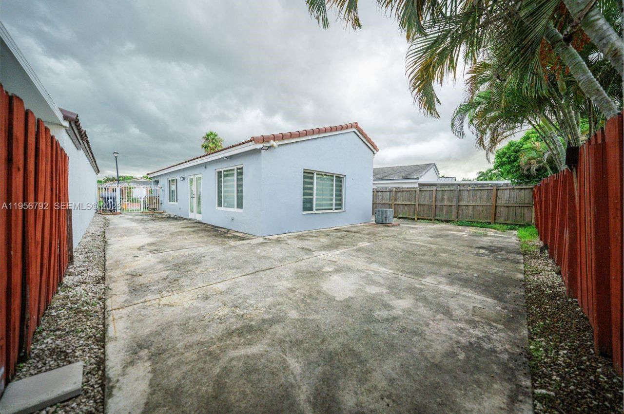 17404 SW 142nd Pl , Miami, FL 33177 Photo