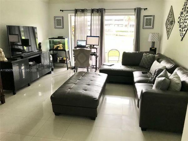 7328 SW 82nd St , Unit B113, Miami, FL 33143