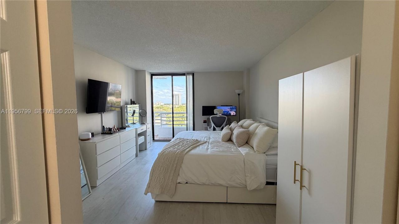 3300 NE 192nd St, Unit 1008, Aventura, FL 33180 Photo