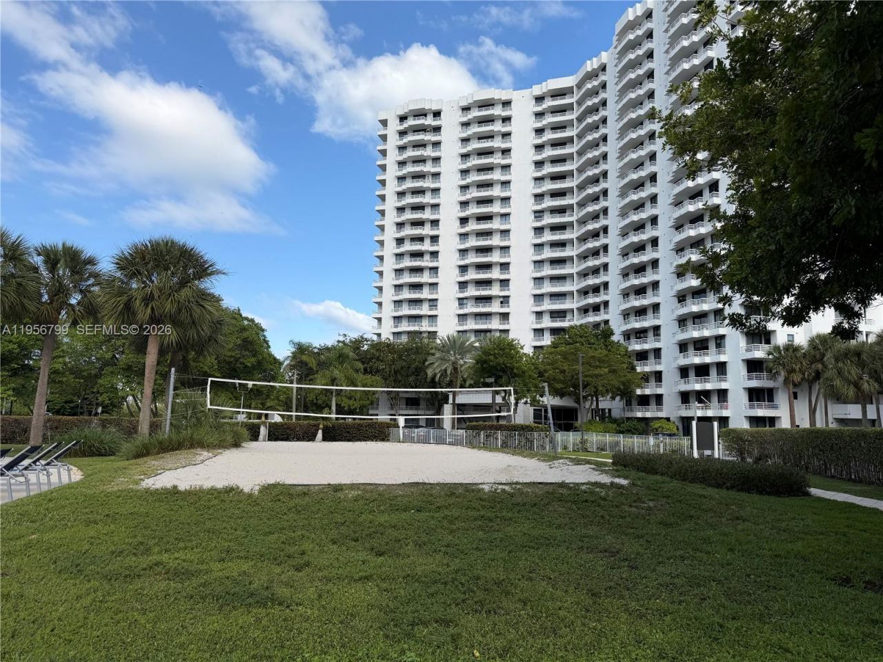 3300 NE 192nd St, Unit 1008, Aventura, FL 33180 Photo