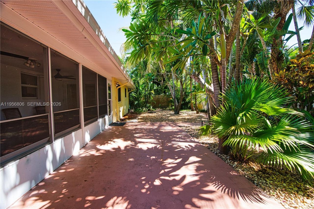 123 S Sewalls Point Rd, Sewalls Point, FL 34996 Photo