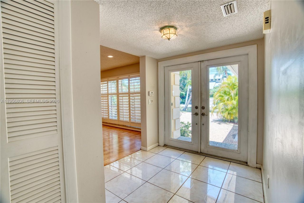 123 S Sewalls Point Rd, Sewalls Point, FL 34996 Photo