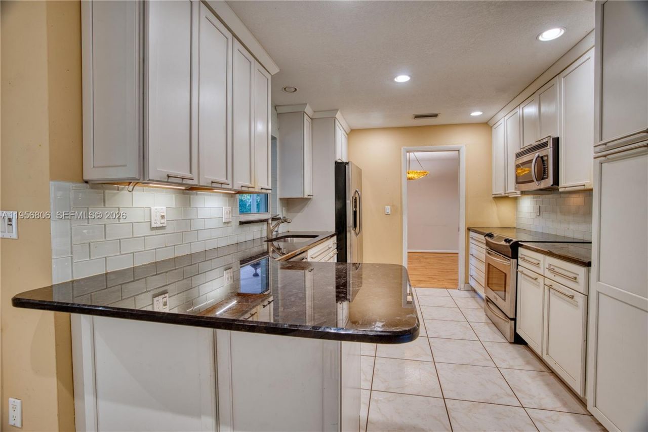 123 S Sewalls Point Rd, Sewalls Point, FL 34996 Photo