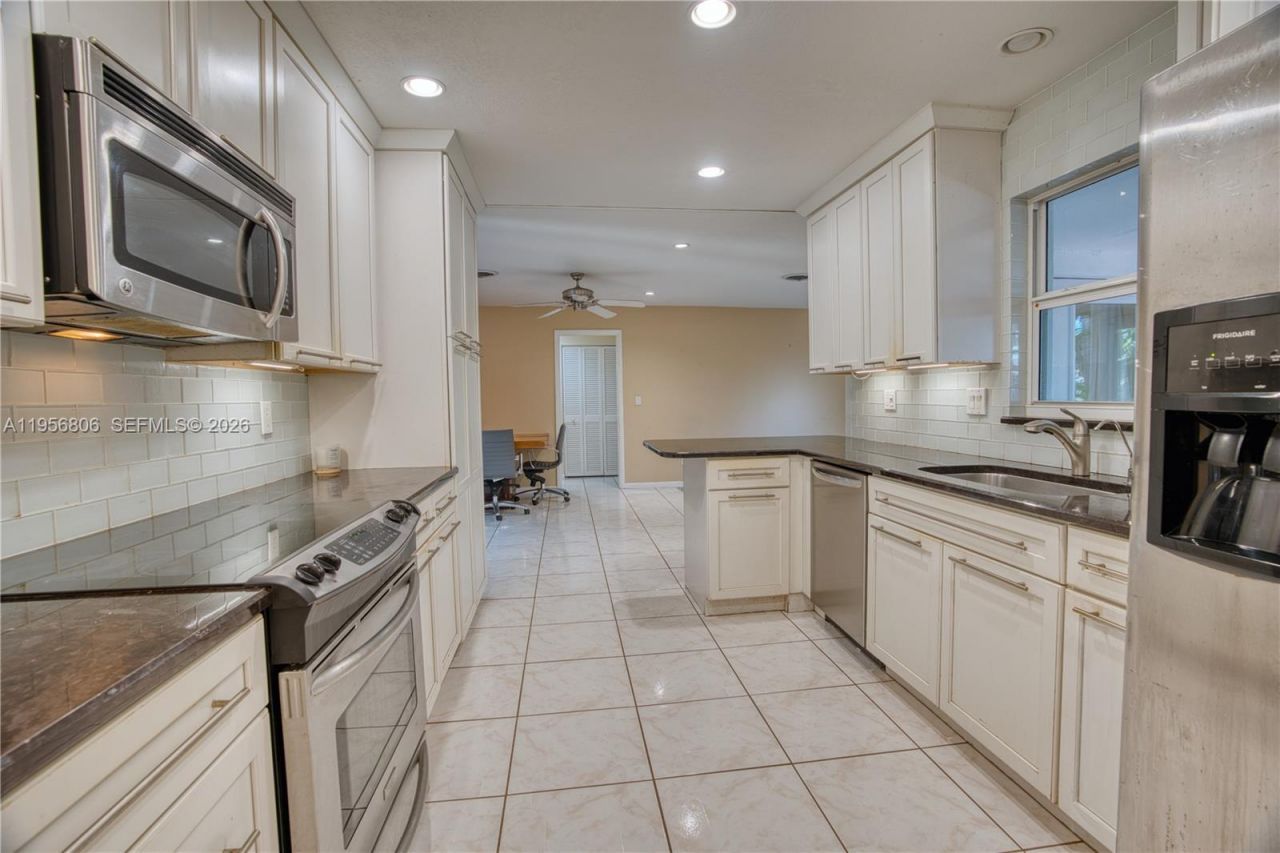 123 S Sewalls Point Rd, Sewalls Point, FL 34996 Photo