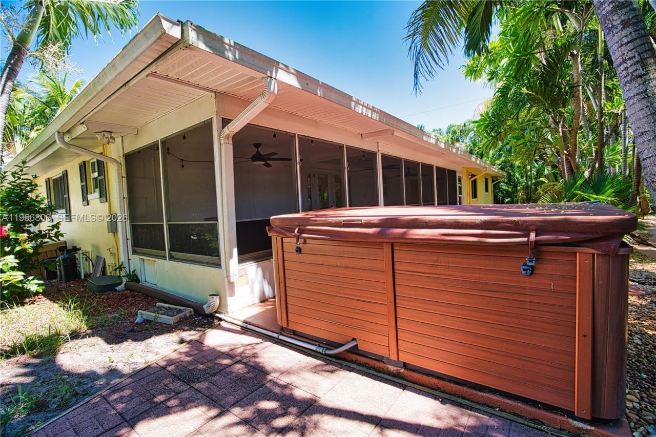 123 S Sewalls Point Rd, Sewalls Point, FL 34996 Photo