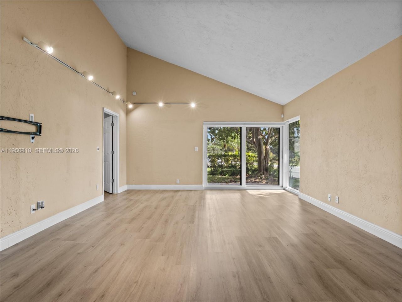 3400 Cherry Garden Cir , Unit 156, Lauderhill, FL 33319 Photo