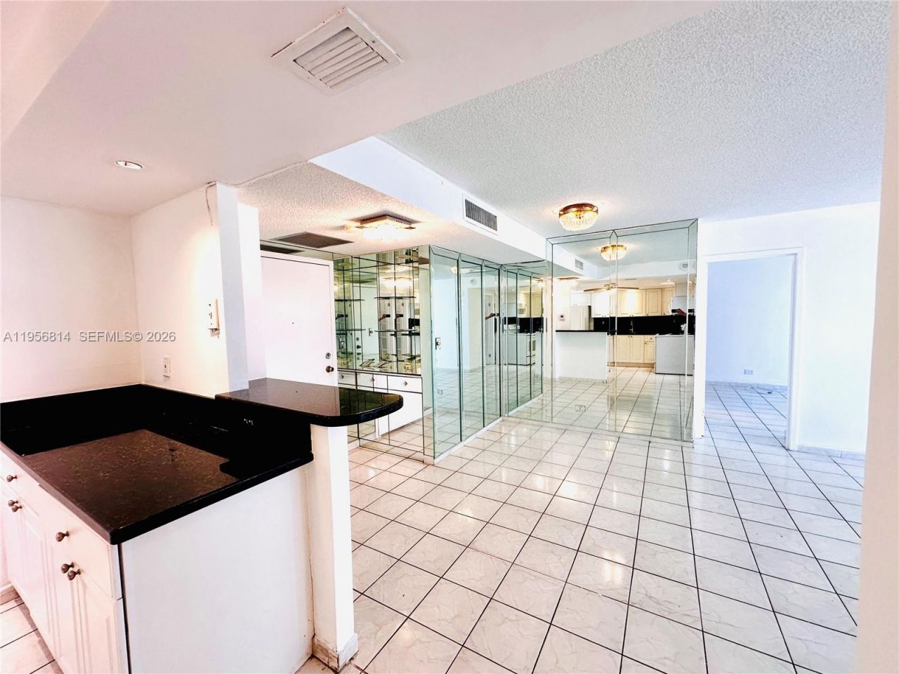 230 174th St, Unit 410, Sunny Isles Beach, FL 33160 Photo