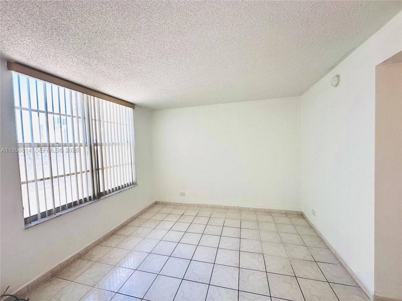 230 174th St, Unit 410, Sunny Isles Beach, FL 33160 Photo