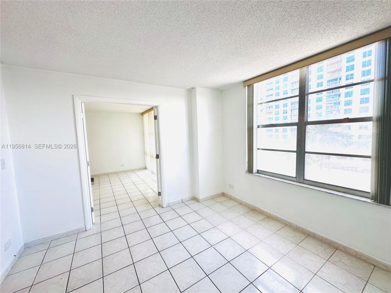 230 174th St, Unit 410, Sunny Isles Beach, FL 33160 Photo