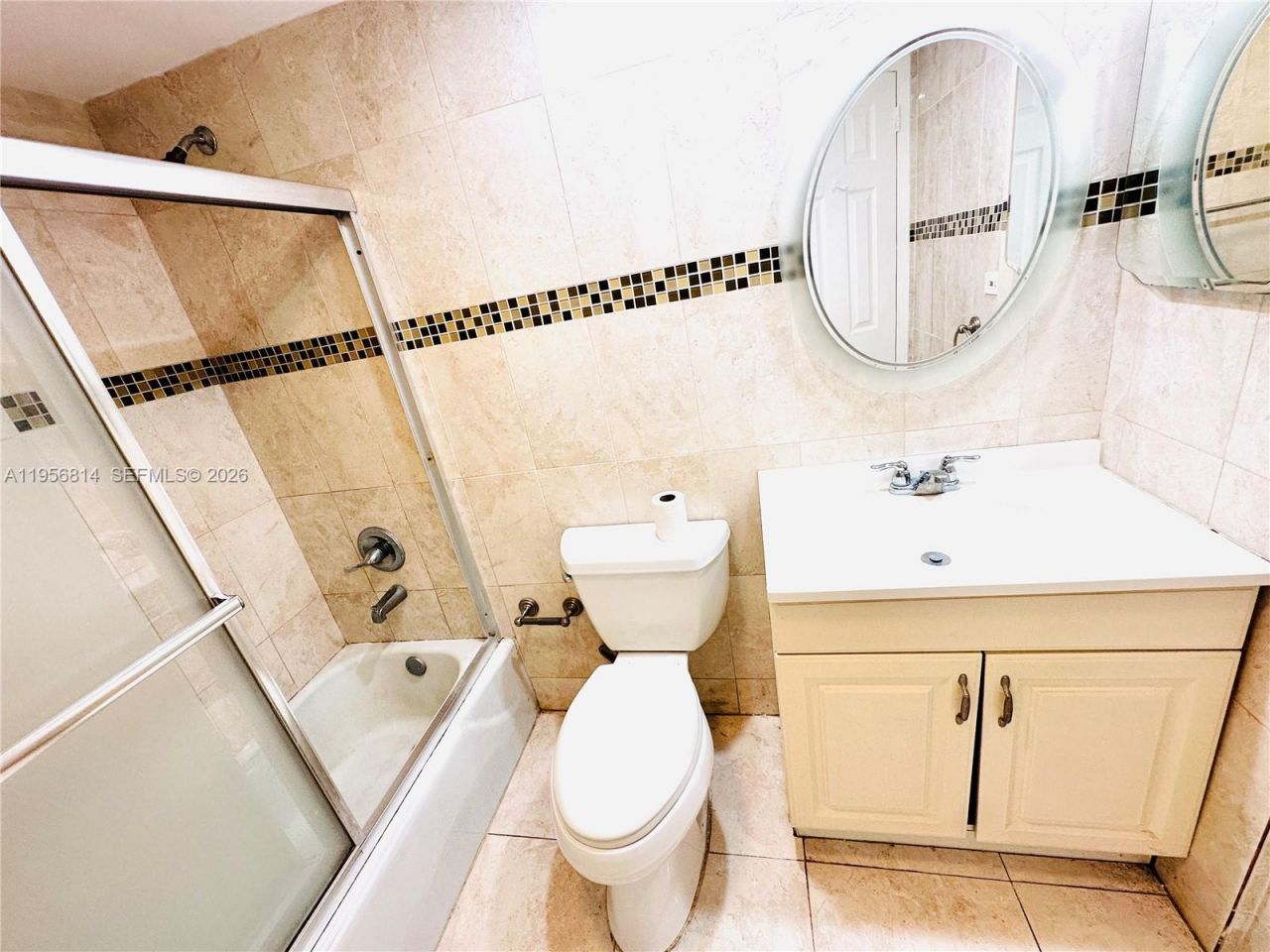 230 174th St, Unit 410, Sunny Isles Beach, FL 33160 Photo