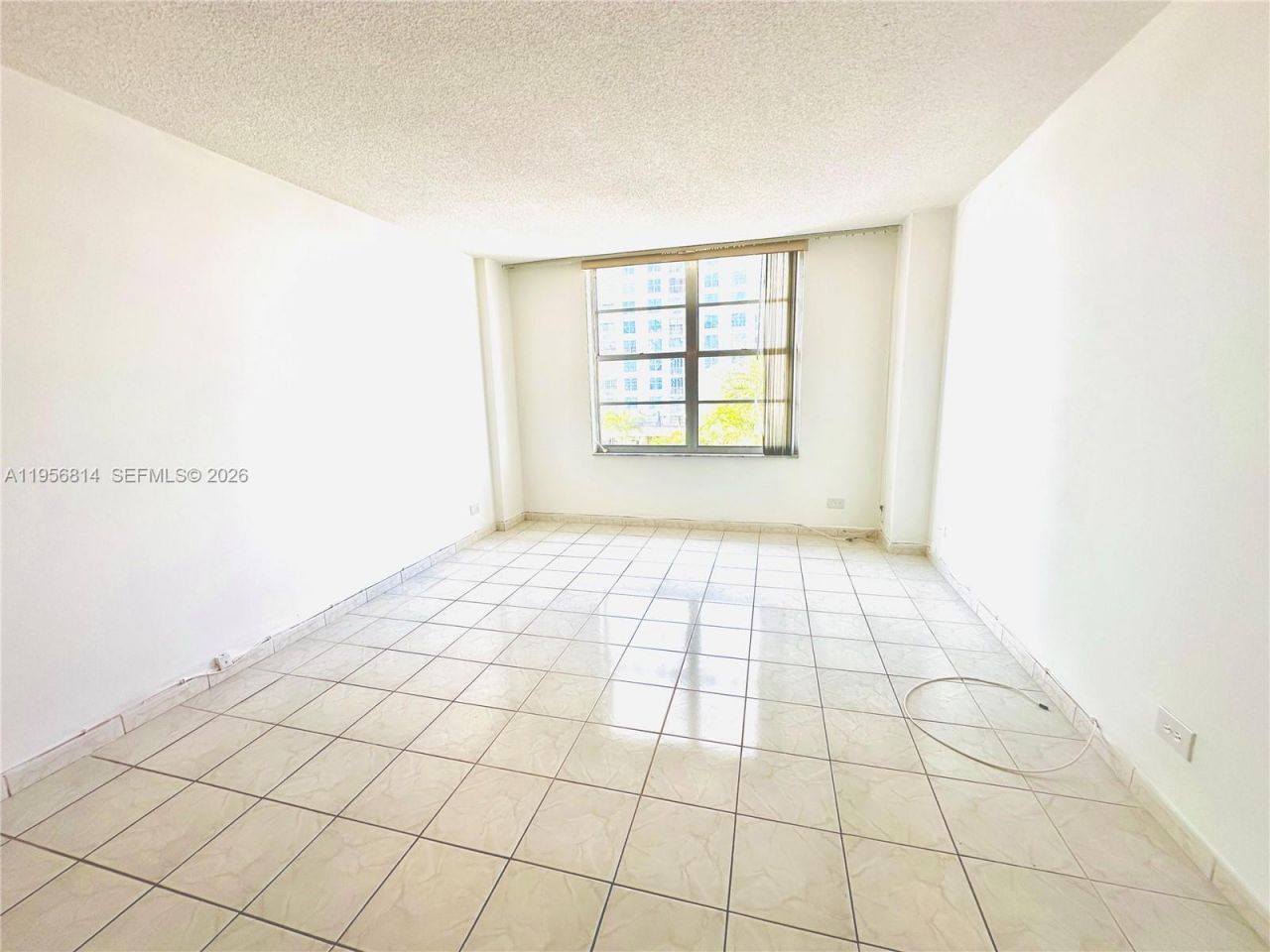230 174th St, Unit 410, Sunny Isles Beach, FL 33160 Photo