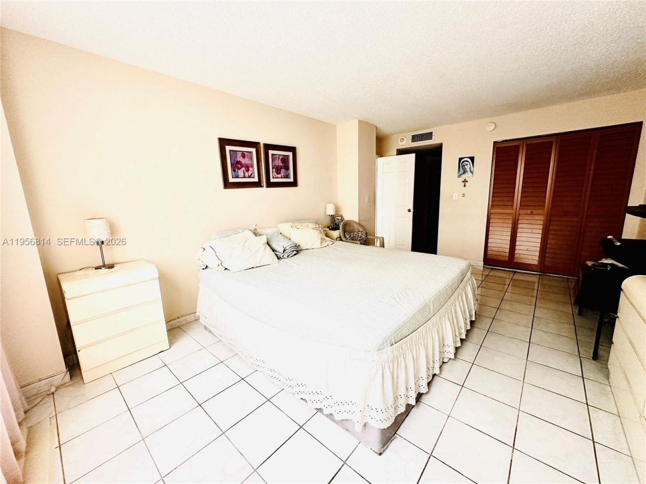 230 174th St, Unit 410, Sunny Isles Beach, FL 33160 Photo