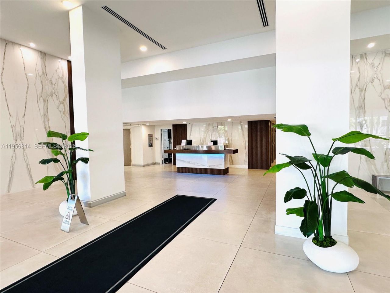 230 174th St, Unit 410, Sunny Isles Beach, FL 33160 Photo