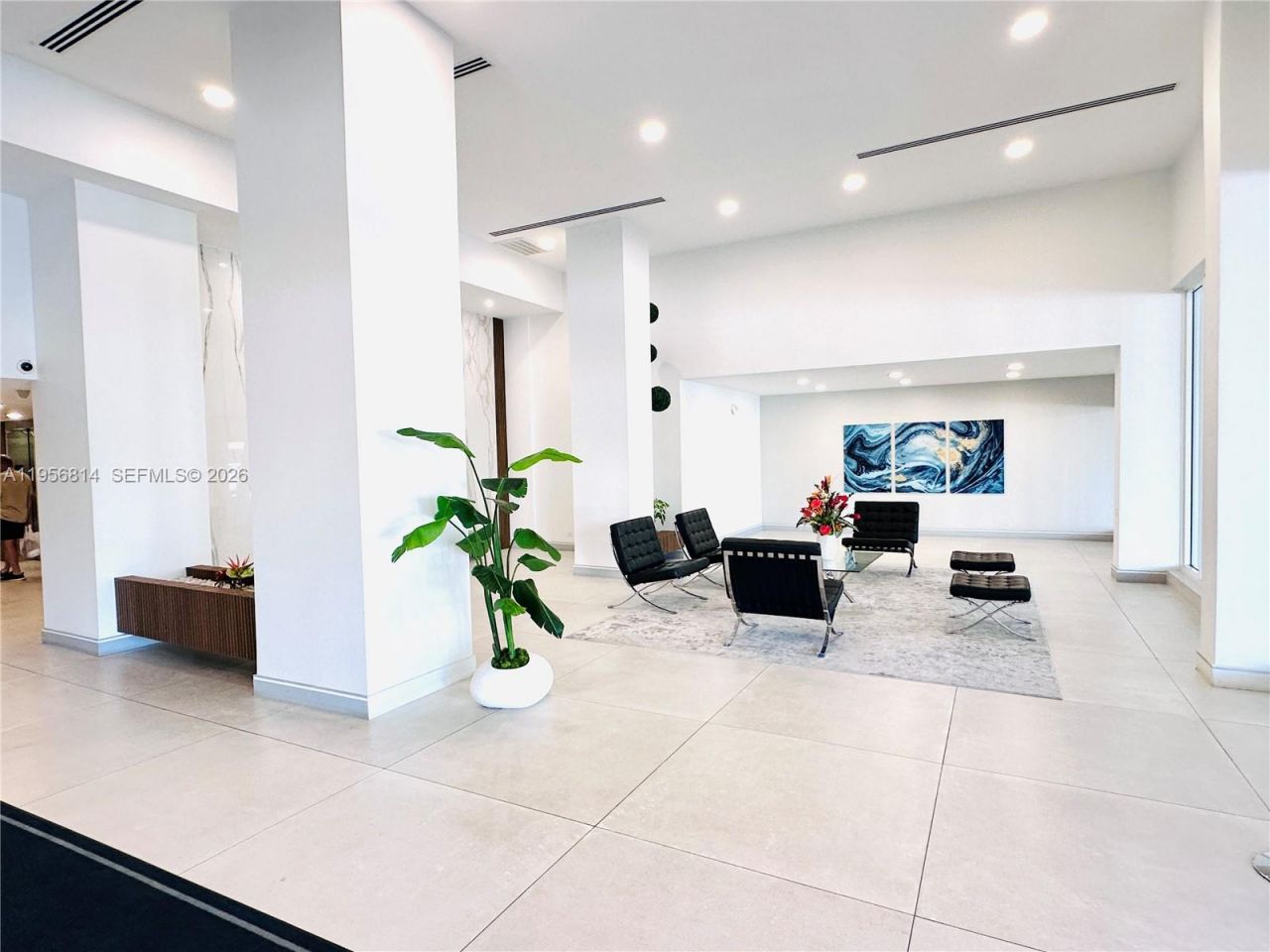 230 174th St, Unit 410, Sunny Isles Beach, FL 33160 Photo